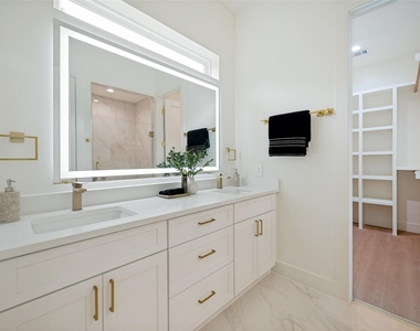 1511 Morrell Avenue - Photo Thumbnail 19