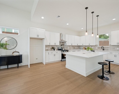1511 Morrell Avenue - Photo Thumbnail 13