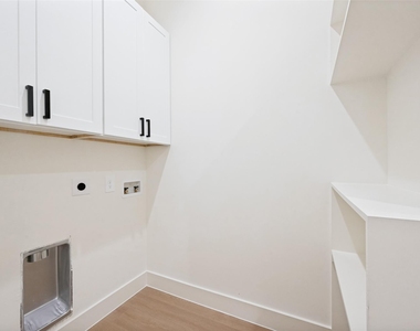 1511 Morrell Avenue - Photo Thumbnail 32