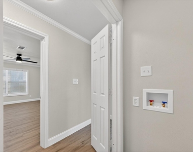 115 S Morris Street - Photo Thumbnail 17