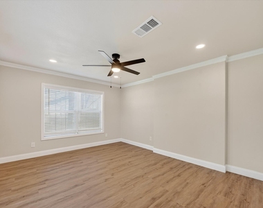 115 S Morris Street - Photo Thumbnail 12