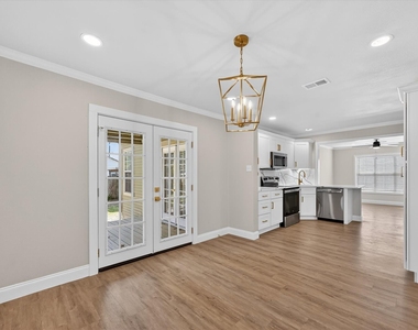 115 S Morris Street - Photo Thumbnail 5