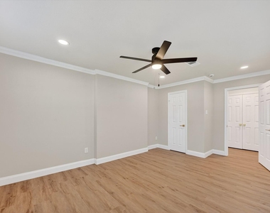 115 S Morris Street - Photo Thumbnail 3