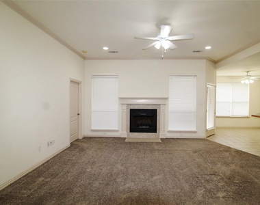 6218 Bentwood Drive - Photo Thumbnail 4