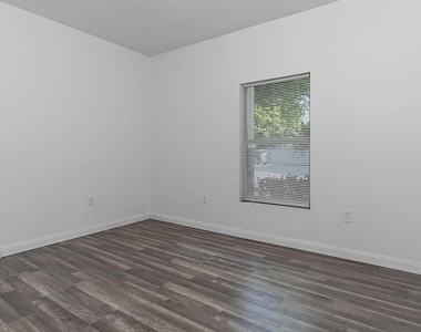 105 2nd Street - Photo Thumbnail 8