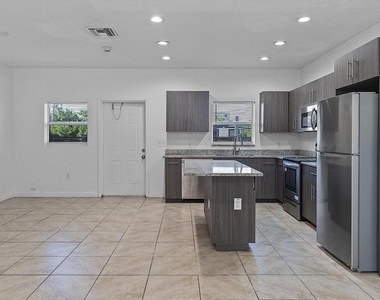 105 2nd Street - Photo Thumbnail 3