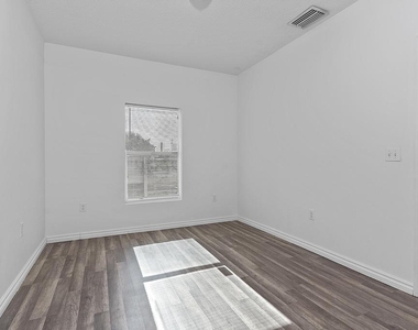 105 2nd Street - Photo Thumbnail 12