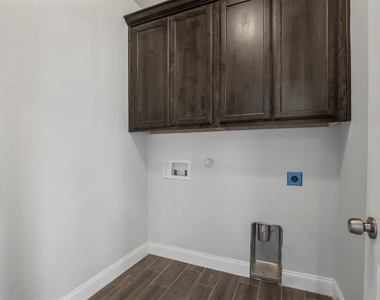 4807 Henry Street - Photo Thumbnail 13