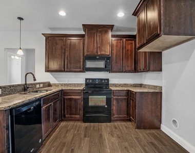 4807 Henry Street - Photo Thumbnail 3