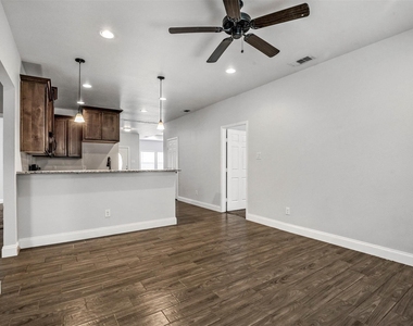 4807 Henry Street - Photo Thumbnail 2