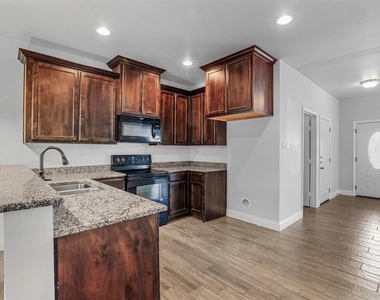 4807 Henry Street - Photo Thumbnail 4