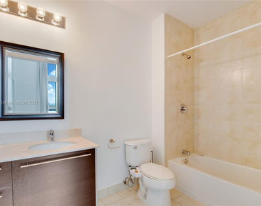 1900 N Bayshore Drive - Photo Thumbnail 5