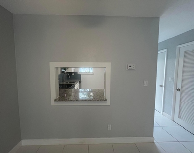 1001 Se 3rd Street - Photo Thumbnail 12