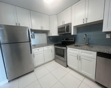 1001 Se 3rd Street - Photo Thumbnail 6