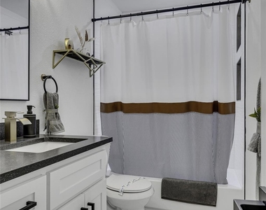 1428 N Main Street - Photo Thumbnail 17