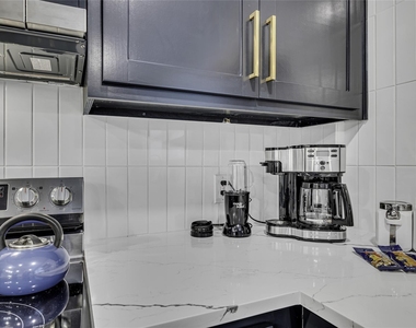 1428 N Main Street - Photo Thumbnail 8