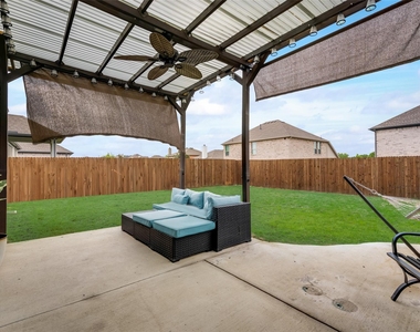 529 Ardsley Lane - Photo Thumbnail 9