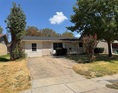 1229 Greenbrier Drive - Photo Thumbnail 1