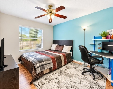 12230 Dartmoor Drive - Photo Thumbnail 6