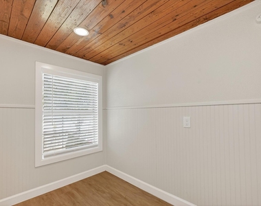 115 S Morris Street - Photo Thumbnail 6