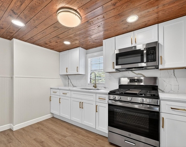 115 S Morris Street - Photo Thumbnail 5