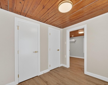 115 S Morris Street - Photo Thumbnail 9