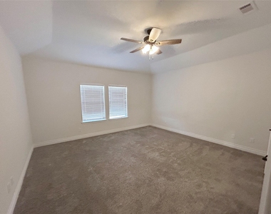 8406 Grant Lane - Photo Thumbnail 10