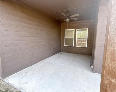 8406 Grant Lane - Photo Thumbnail 13