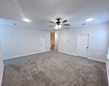 8406 Grant Lane - Photo Thumbnail 19