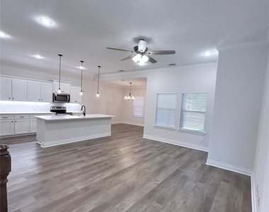 8406 Grant Lane - Photo Thumbnail 2