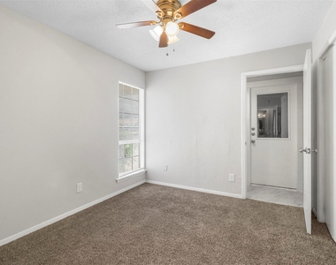 609 Shadyglen Drive - Photo Thumbnail 10