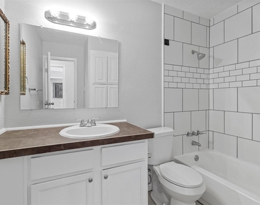 609 Shadyglen Drive - Photo Thumbnail 11