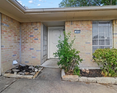 609 Shadyglen Drive - Photo Thumbnail 1