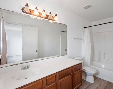 2322 Kingsway Drive - Photo Thumbnail 11