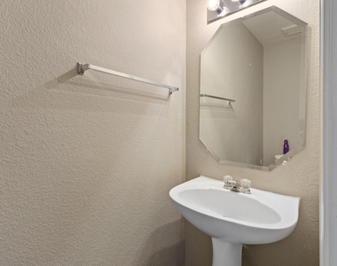 2322 Kingsway Drive - Photo Thumbnail 16