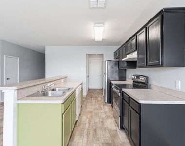2322 Kingsway Drive - Photo Thumbnail 5