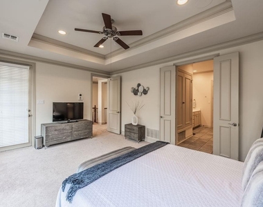 4009 Wycliff Avenue - Photo Thumbnail 13