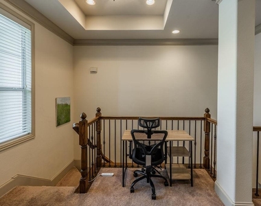 4009 Wycliff Avenue - Photo Thumbnail 21