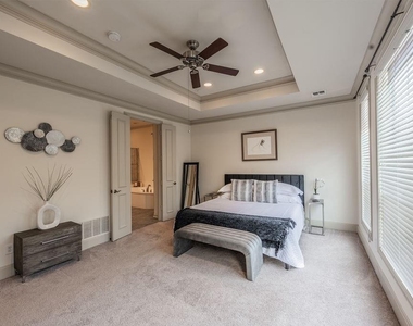 4009 Wycliff Avenue - Photo Thumbnail 12