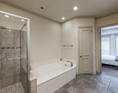 4009 Wycliff Avenue - Photo Thumbnail 16