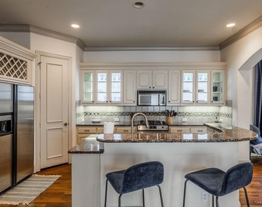 4009 Wycliff Avenue - Photo Thumbnail 4