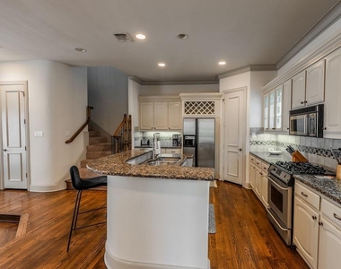 4009 Wycliff Avenue - Photo Thumbnail 6