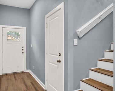 440 Pecan Hollow - Photo Thumbnail 3