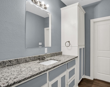440 Pecan Hollow - Photo Thumbnail 14