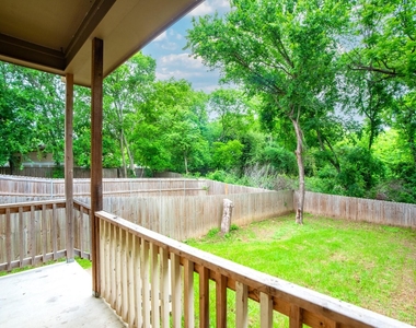 440 Pecan Hollow - Photo Thumbnail 15
