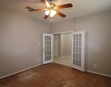 4126 Carrington Drive - Photo Thumbnail 7