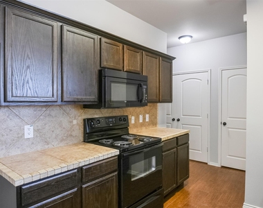 2515 Sedona Street - Photo Thumbnail 18