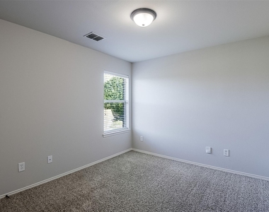2515 Sedona Street - Photo Thumbnail 10