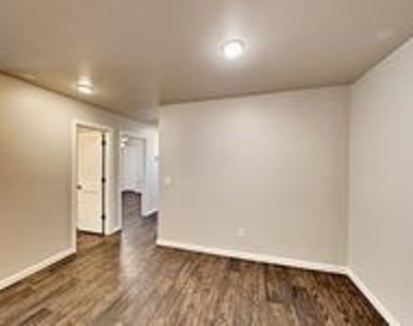 4916 Avion Court - Photo Thumbnail 8