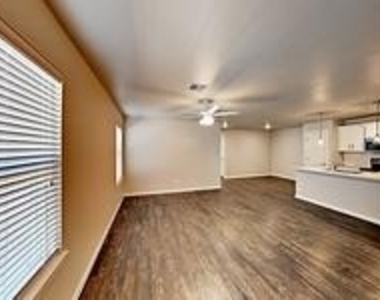 4916 Avion Court - Photo Thumbnail 2